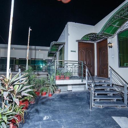 Shelton Accommodator Peshawar Esterno foto