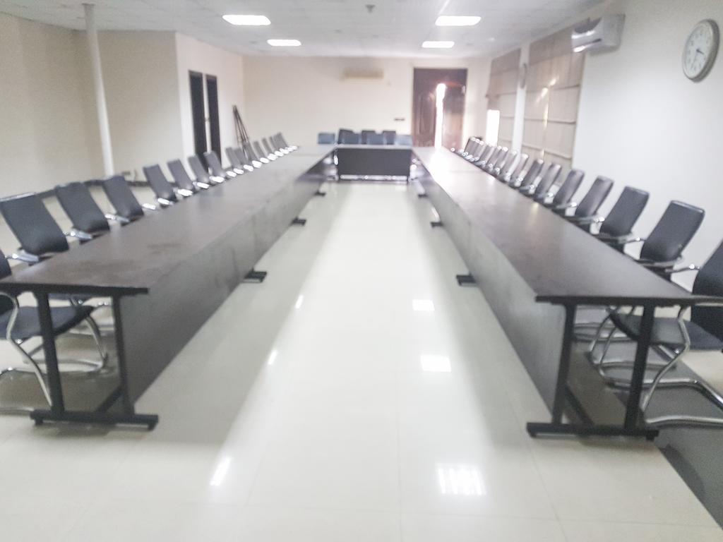 Shelton Accommodator Peshawar Esterno foto