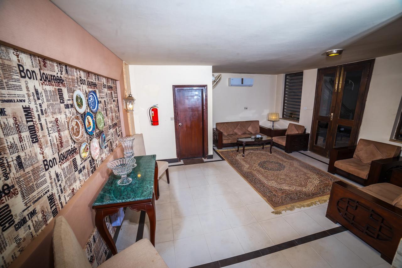 Shelton Accommodator Peshawar Esterno foto